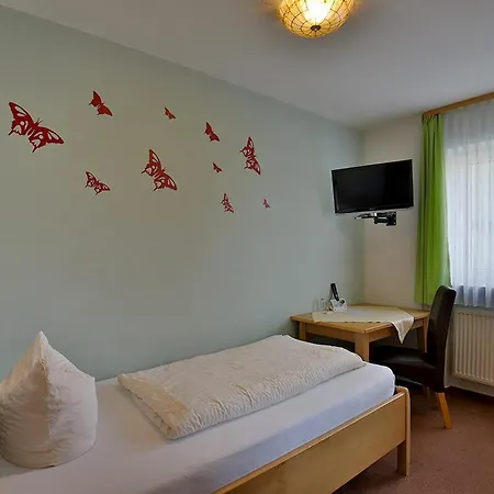 Hotel Cafe Und Zum Gruenen Baum