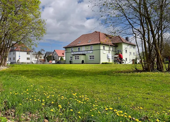 Cafe Und Zum Gruenen Baum Otel Sonneberg